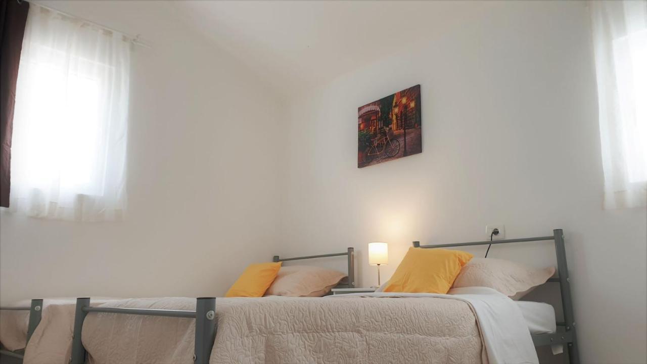 Apartments Solta Rogač Екстериор снимка