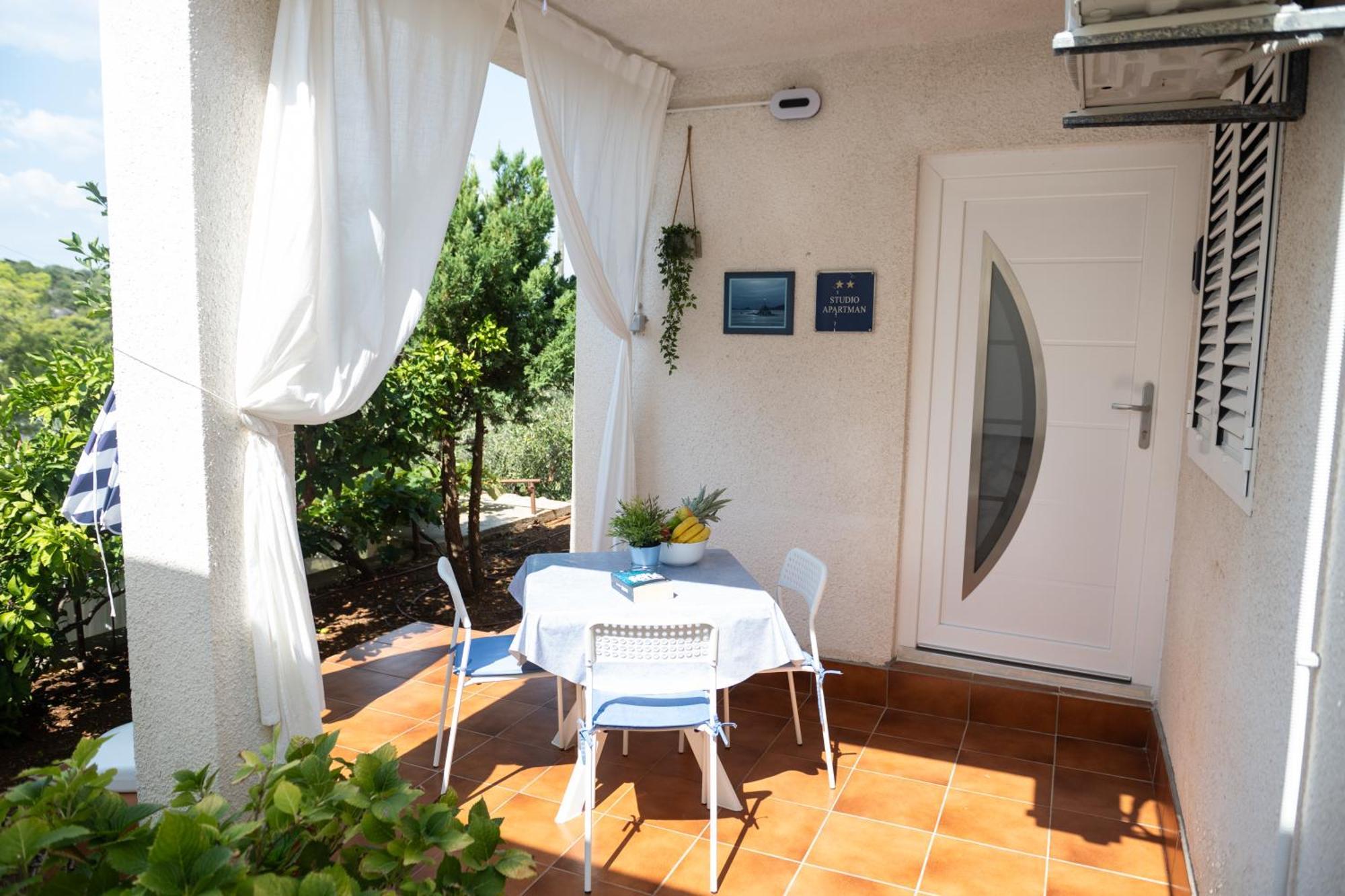 Apartments Solta Rogač Екстериор снимка