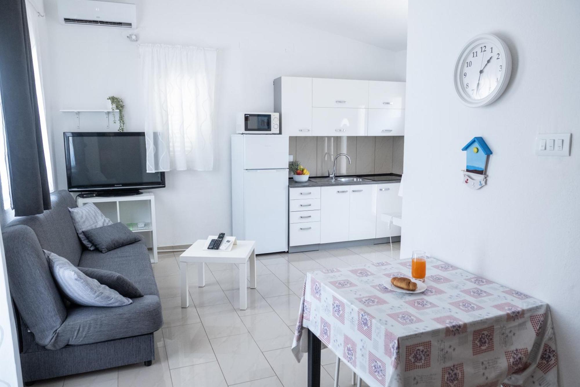 Apartments Solta Rogač Екстериор снимка